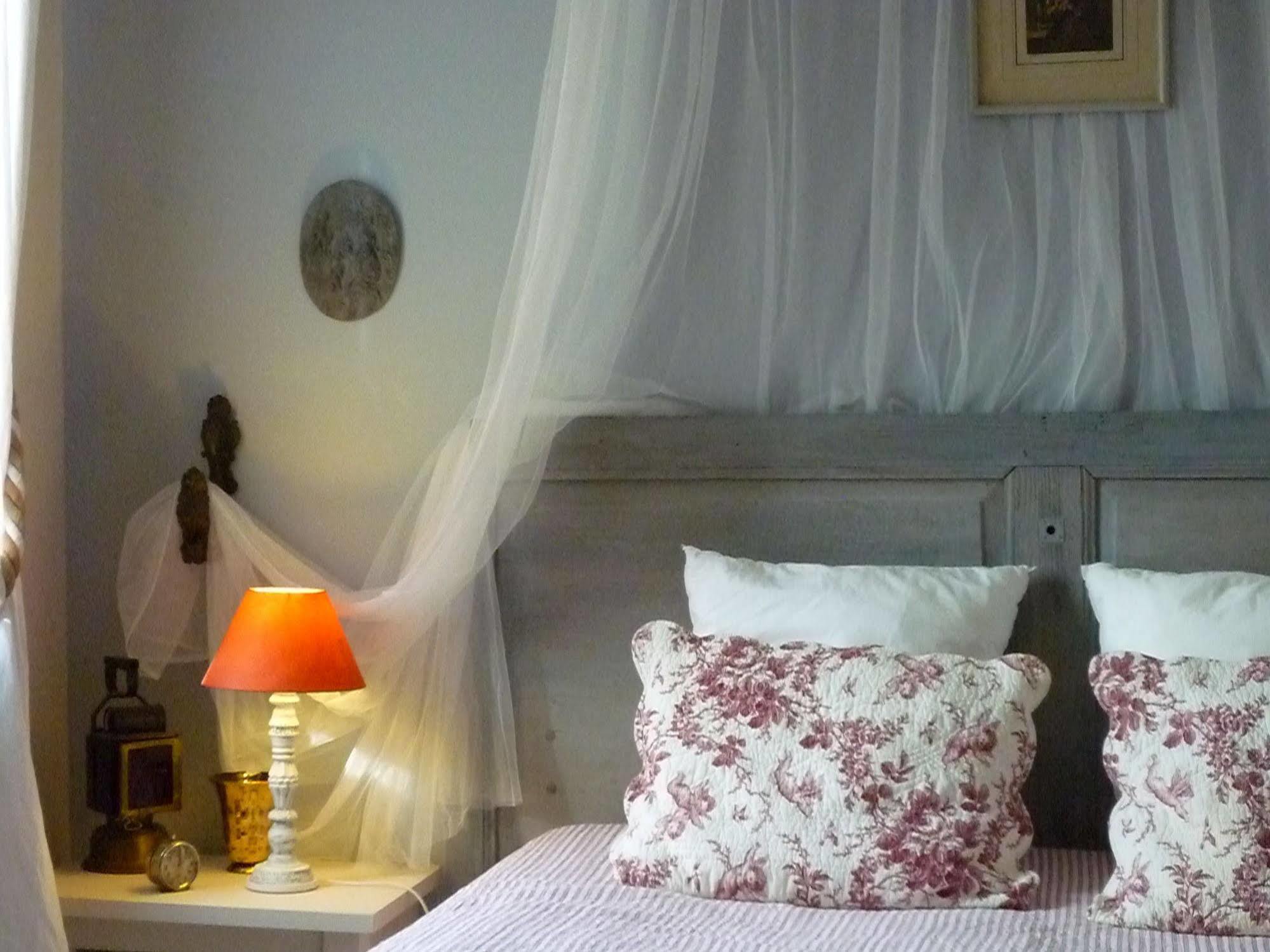 L'Ile Aux Mimosas Bed & Breakfast Tautavel Eksteriør bilde